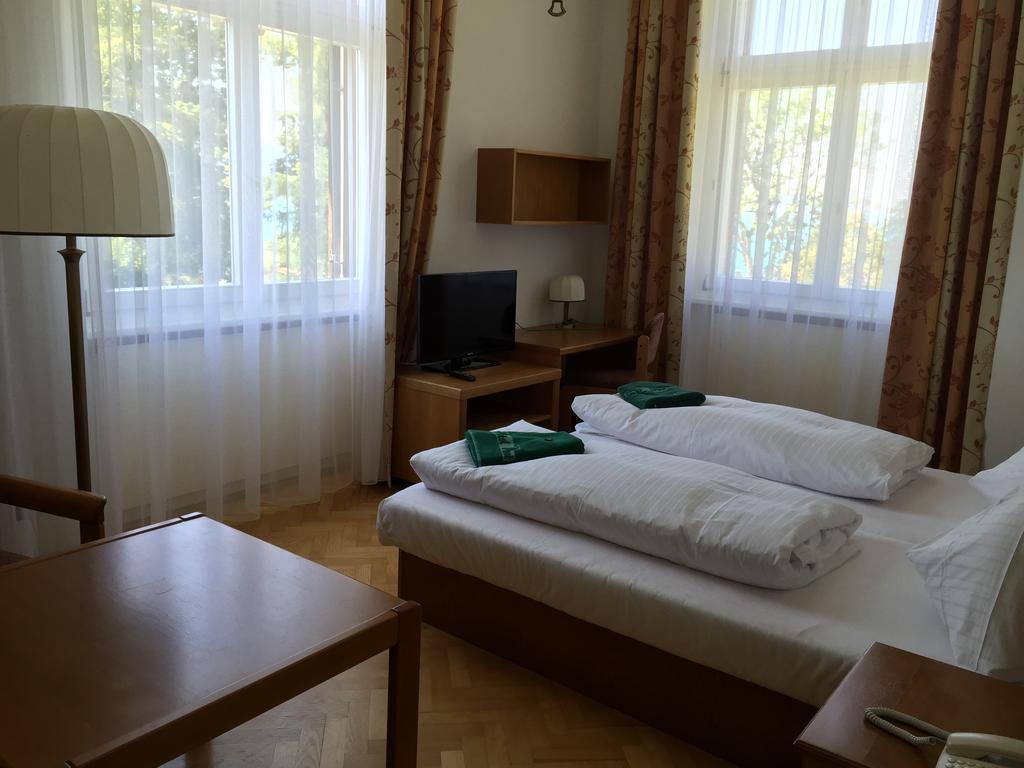 See-Hotel Post Am Attersee Weissenbach am Attersee Room photo